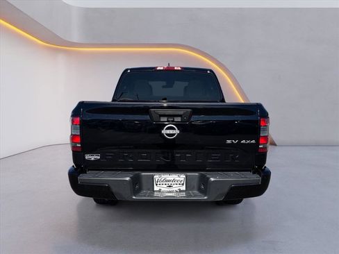 Used 2024 Nissan Frontier SV image 4