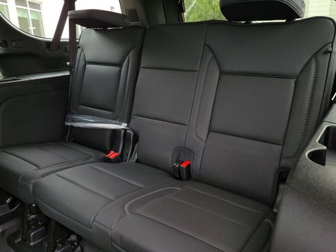 New 2026 GMC Yukon XL Denali w/ Denali Reserve Package image 11