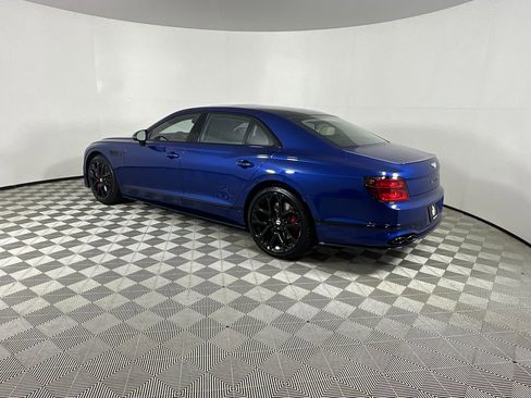 Used 2023 Bentley Flying Spur S V8 image 3