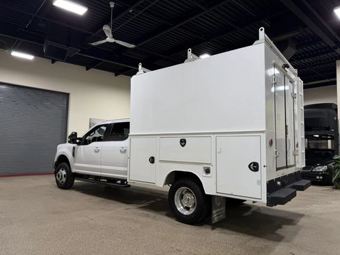 Used 2020 Ford F350 4x4 Crew Cab DRW Super Duty image 9