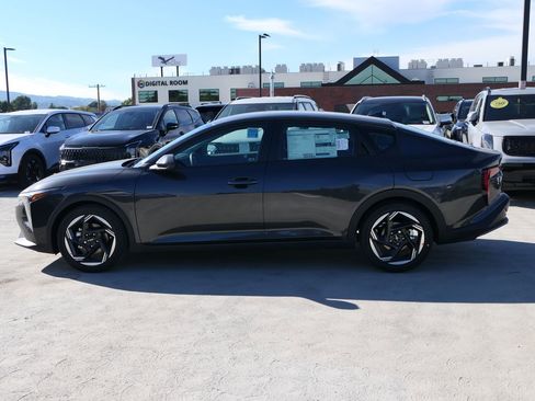 New 2025 Kia K4 EX image 4