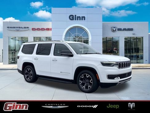 Used 2023 Jeep Wagoneer Series III w/ Preferred Equipment Group image 1