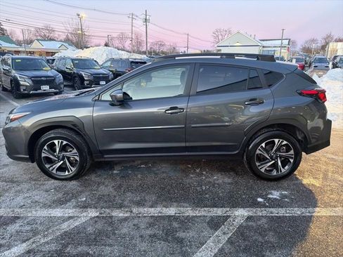 Used 2024 Subaru Crosstrek 2.0i Premium image 3