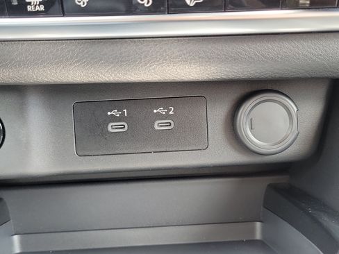 Certified 2025 Nissan Rogue SV FWD image 28