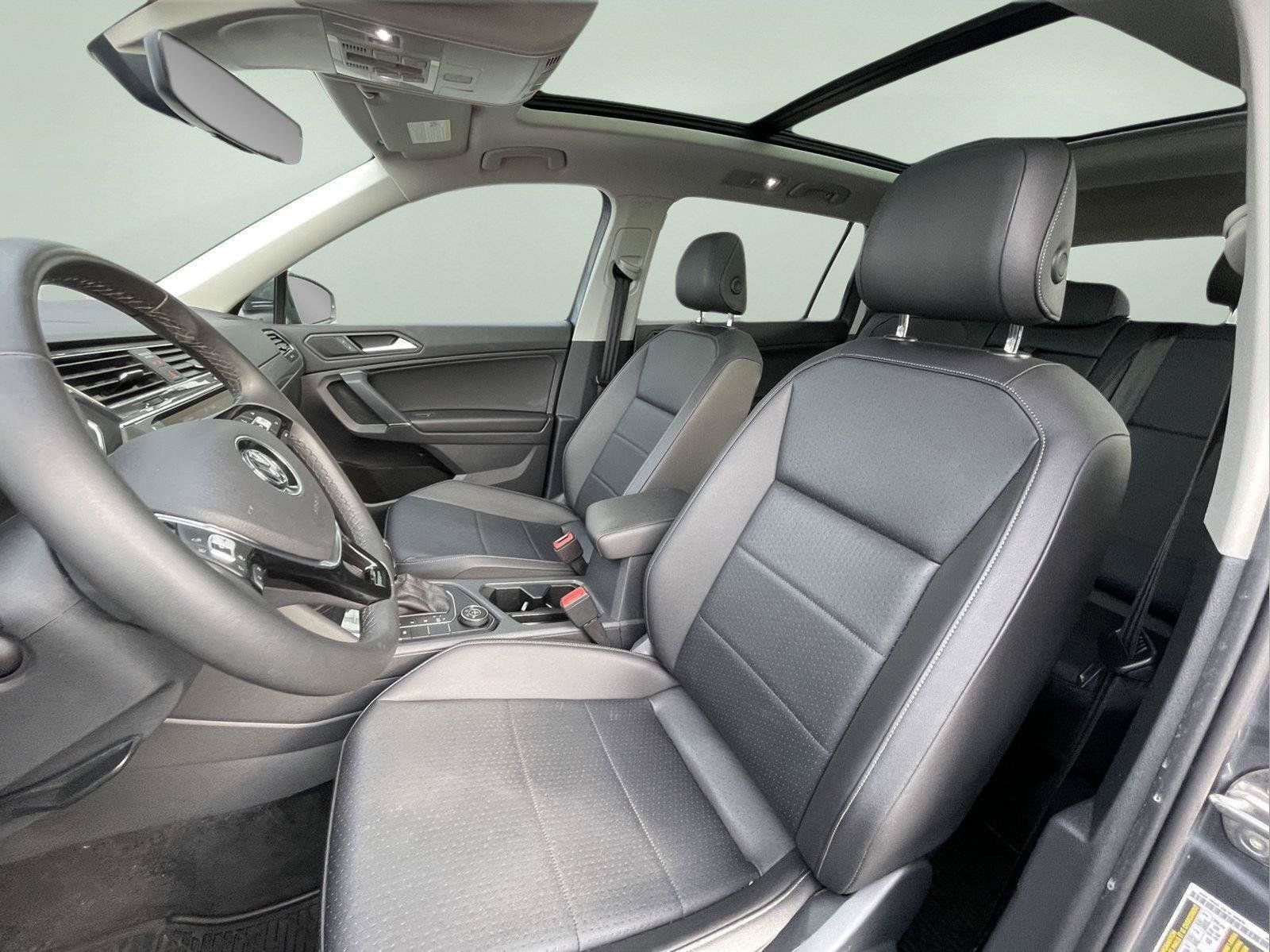 Used 2020 Volkswagen Tiguan SEL AWD/4WD image 15