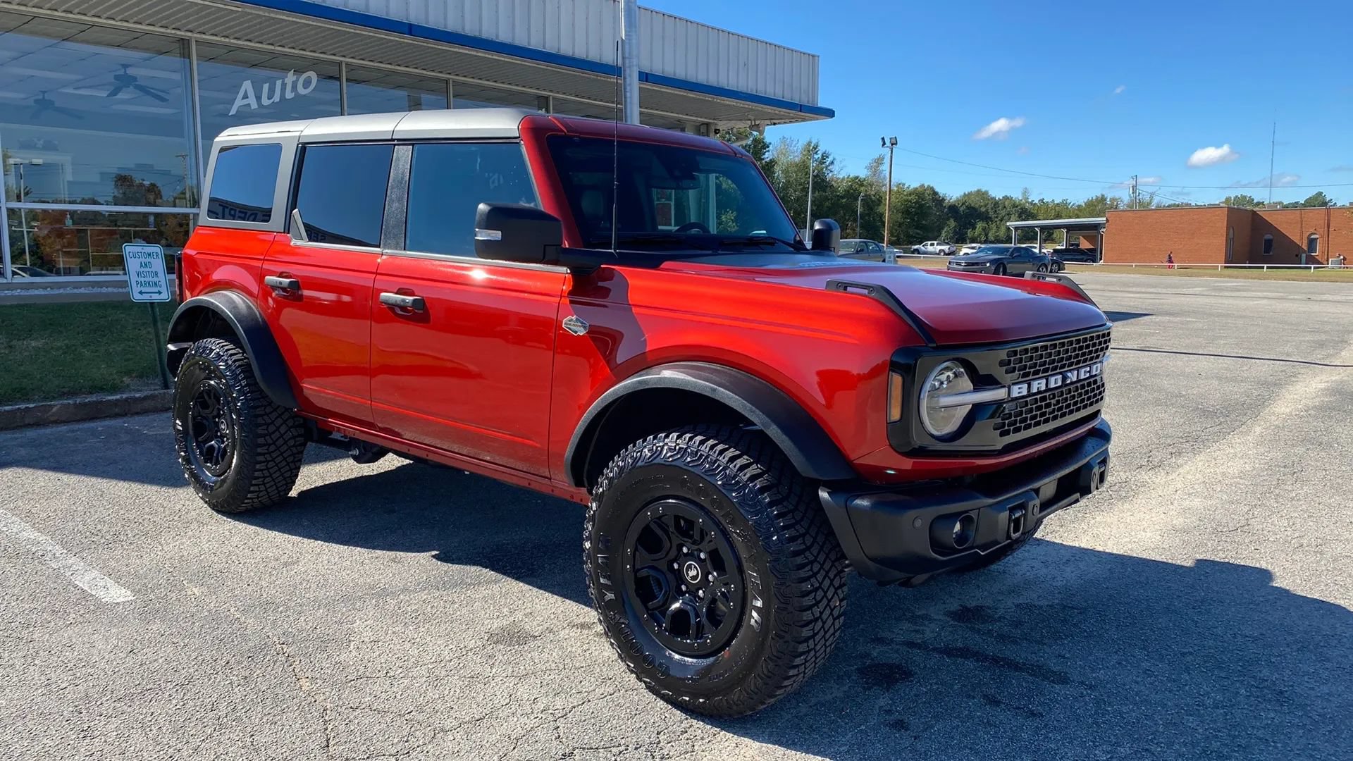 Used 2023 Ford Bronco Wildtrak AWD/4WD image 1