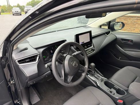 Used 2024 Toyota Corolla LE FWD image 4
