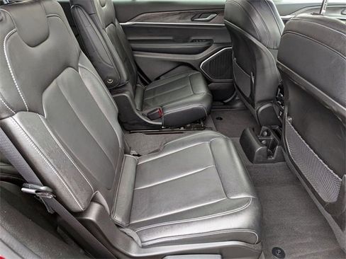 Used 2022 Jeep Grand Cherokee L Limited w/ Black Appearance Package image 29