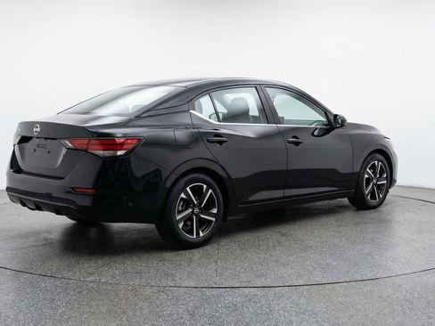 Used 2025 Nissan Sentra SV image 9