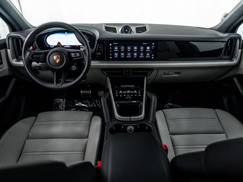 Certified 2025 Porsche Cayenne S AWD/4WD image 12
