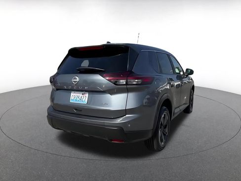 Used 2025 Nissan Rogue SV AWD/4WD image 15