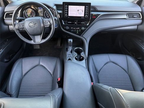 Used 2023 Toyota Camry SE image 10