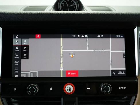 Certified 2025 Porsche Macan AWD/4WD image 20