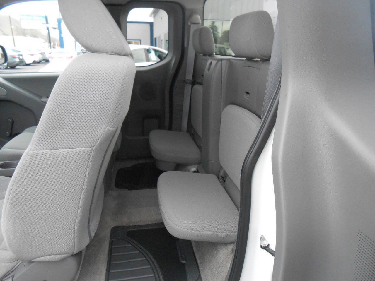 Used 2018 Nissan Frontier S RWD image 11