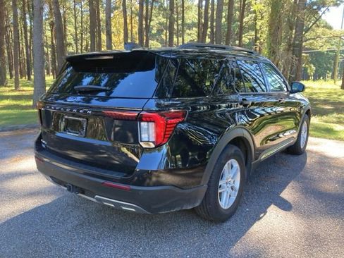 Used 2025 Ford Explorer Active w/ Active Comfort Package image 4