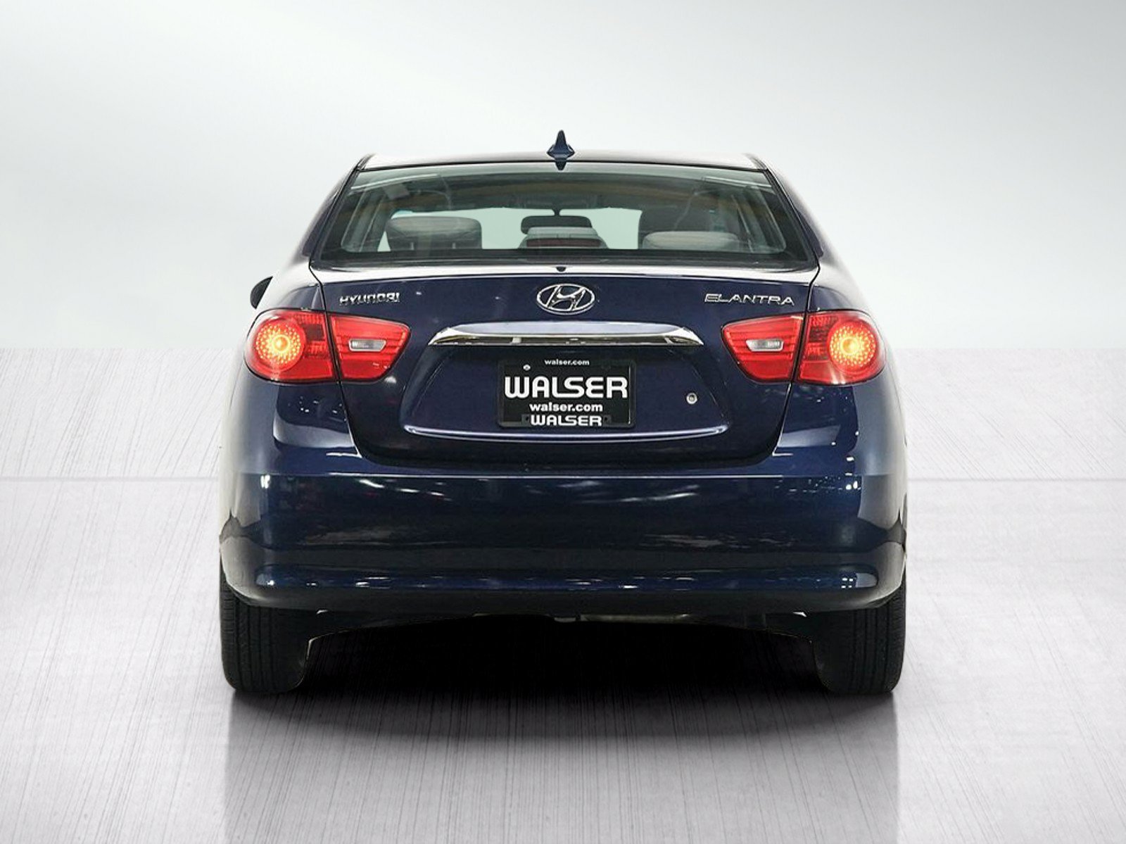 Used 2010 Hyundai Elantra GLS FWD image 4