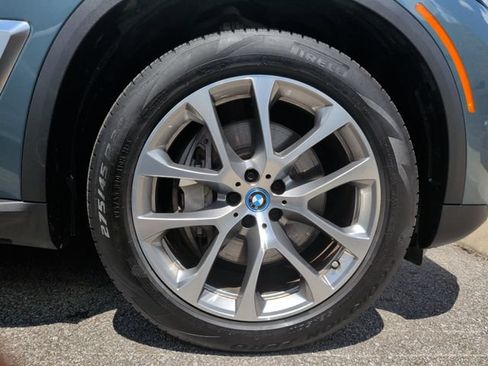 Used 2025 BMW X5 xDrive50e AWD/4WD image 29