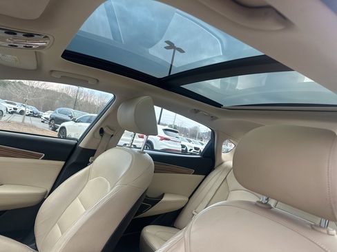 Used 2017 Kia Cadenza Premium w/ Luxury Package image 8