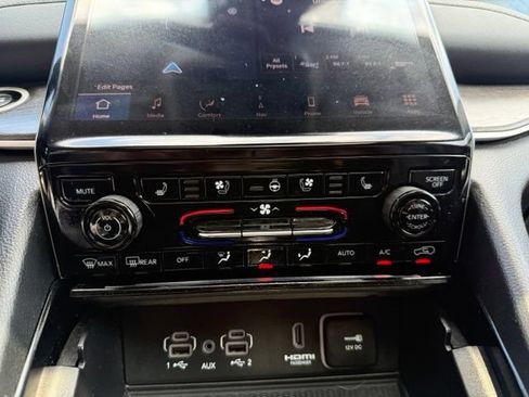 Used 2022 Jeep Grand Cherokee Limited 4xe w/ Luxury Tech Group II AWD/4WD image 12