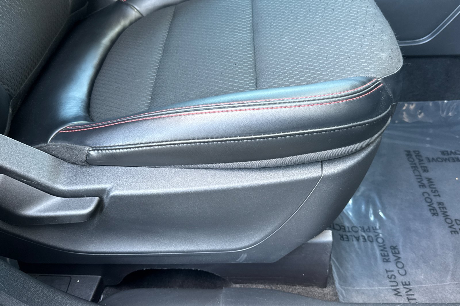 Used 2025 Ford Escape ST-Line FWD image 22