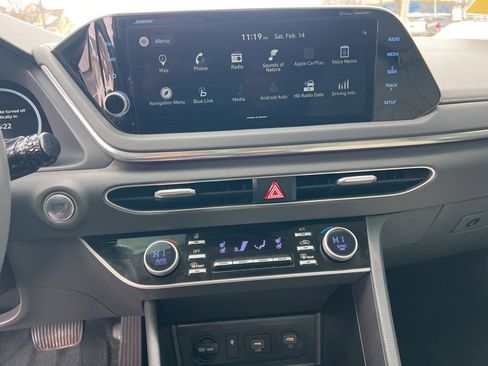 Used 2020 Hyundai Sonata Limited image 17