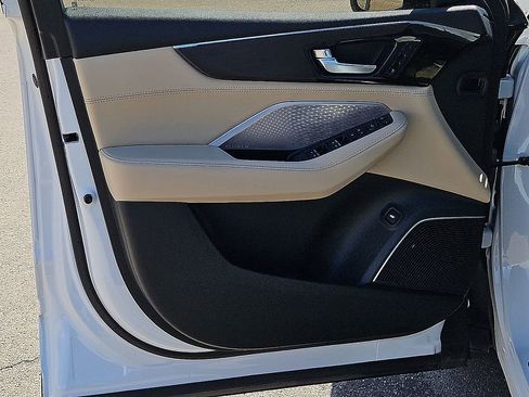 Used 2023 Acura MDX SH-AWD w/ Advance Package image 18