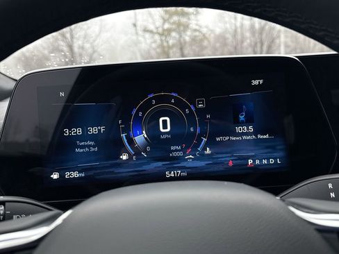 Used 2025 Chevrolet Equinox LT w/ Convenience Package II image 10