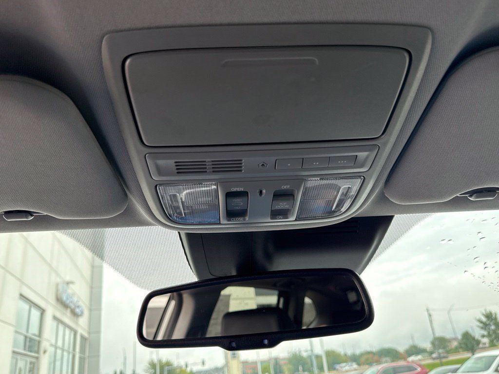 Used 2018 Honda CR-V Touring image 25