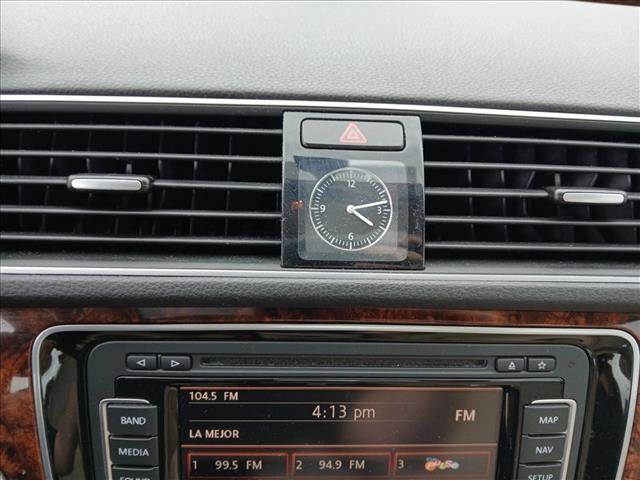 Used 2012 Volkswagen Passat 2.5 SEL FWD image 13