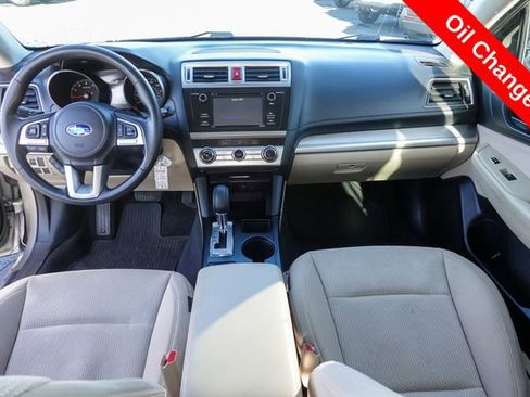 Used 2017 Subaru Outback 2.5i image 4