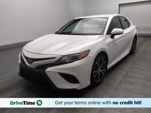 Used 2018 Toyota Camry SE FWD image 1