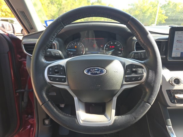 Used 2022 Ford Explorer XLT w/ Equipment Group 202A RWD image 9