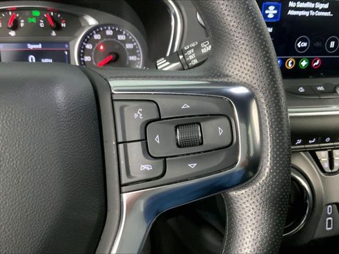 Used 2025 Chevrolet Blazer LT FWD image 19