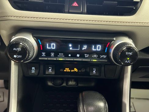 Used 2024 Toyota RAV4 XLE w/ Convenience Package AWD/4WD image 17