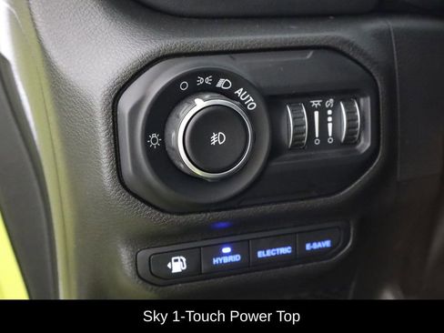 Used 2022 Jeep Wrangler Unlimited Sahara w/ Cold Weather Group AWD/4WD image 16
