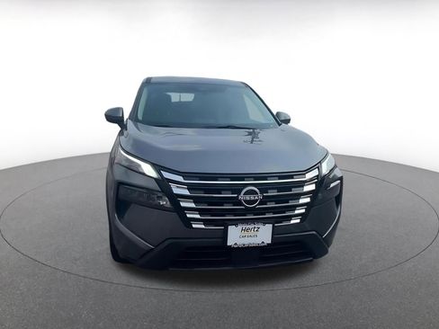 Used 2025 Nissan Rogue SV image 3