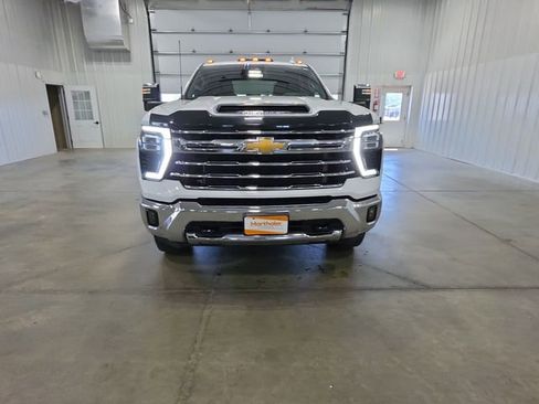 Used 2024 Chevrolet Silverado 3500 LTZ AWD/4WD image 3