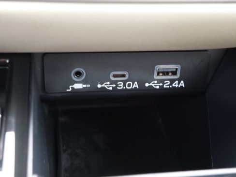 Used 2024 Subaru Outback Premium AWD/4WD image 32