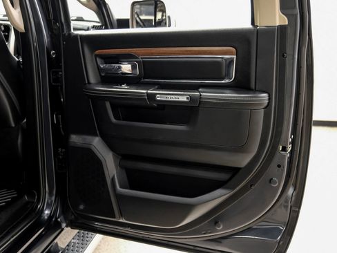 Used 2018 RAM 1500 Laramie w/ Convenience Group AWD/4WD image 55