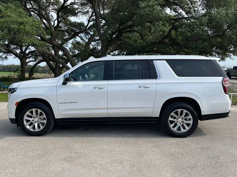 Used 2022 Chevrolet Suburban Premier RWD image 8