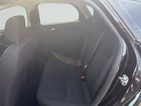 Used 2018 Ford Focus SE FWD image 8
