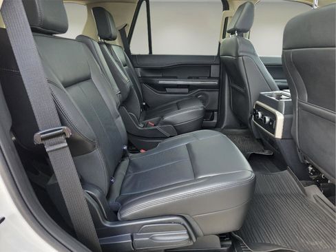 Used 2023 Ford Expedition XLT AWD/4WD image 25