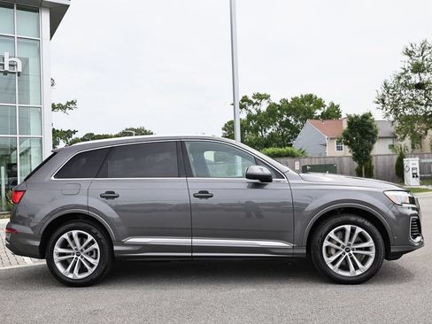 Certified 2025 Audi Q7 2.0T Premium w/ Convenience Package AWD/4WD image 4