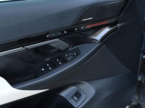 Certified 2024 BMW 530i 530i w/ Convenience Package image 25