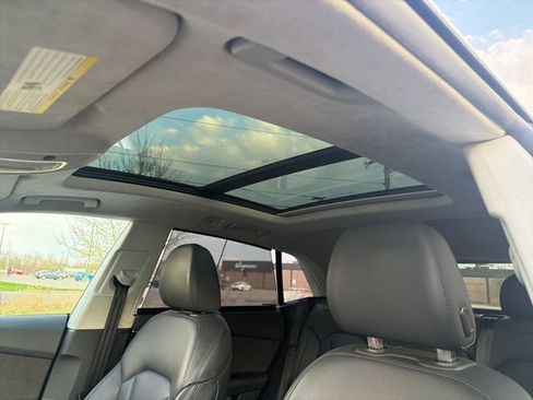 Used 2019 Audi Q8 Prestige AWD/4WD image 20