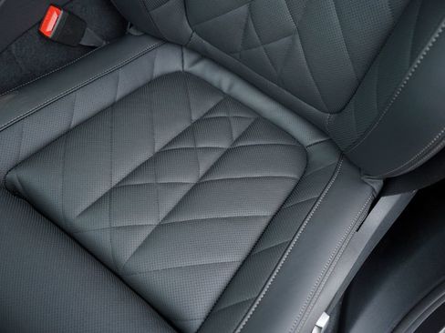 New 2026 BMW X5 xDrive50e w/ M Sport Package image 10