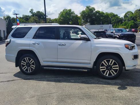 Used 2024 Toyota 4Runner Limited AWD/4WD image 5