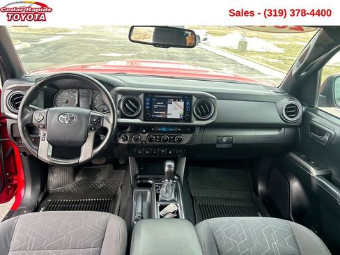 Used 2016 Toyota Tacoma TRD Sport image 13