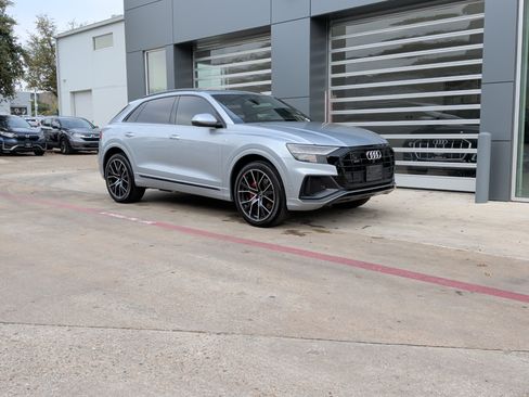 Used 2023 Audi Q8 Premium Plus w/ Premium Plus Package image 2