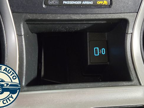 Used 2023 Ford Edge SEL image 16